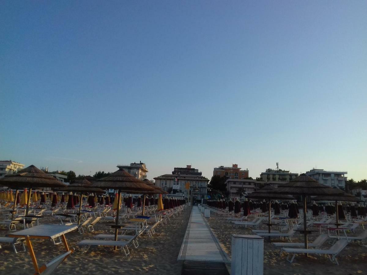 Residence Edera Rimini Exterior foto